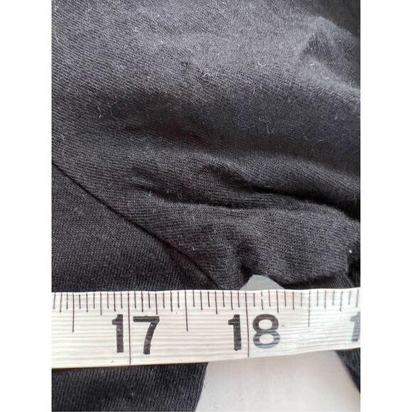 Duo Maternity size medium black split neck top - Picture 8 of 9